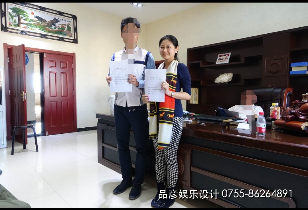 品彦设计团队跨城出差 · 项目所在地合影