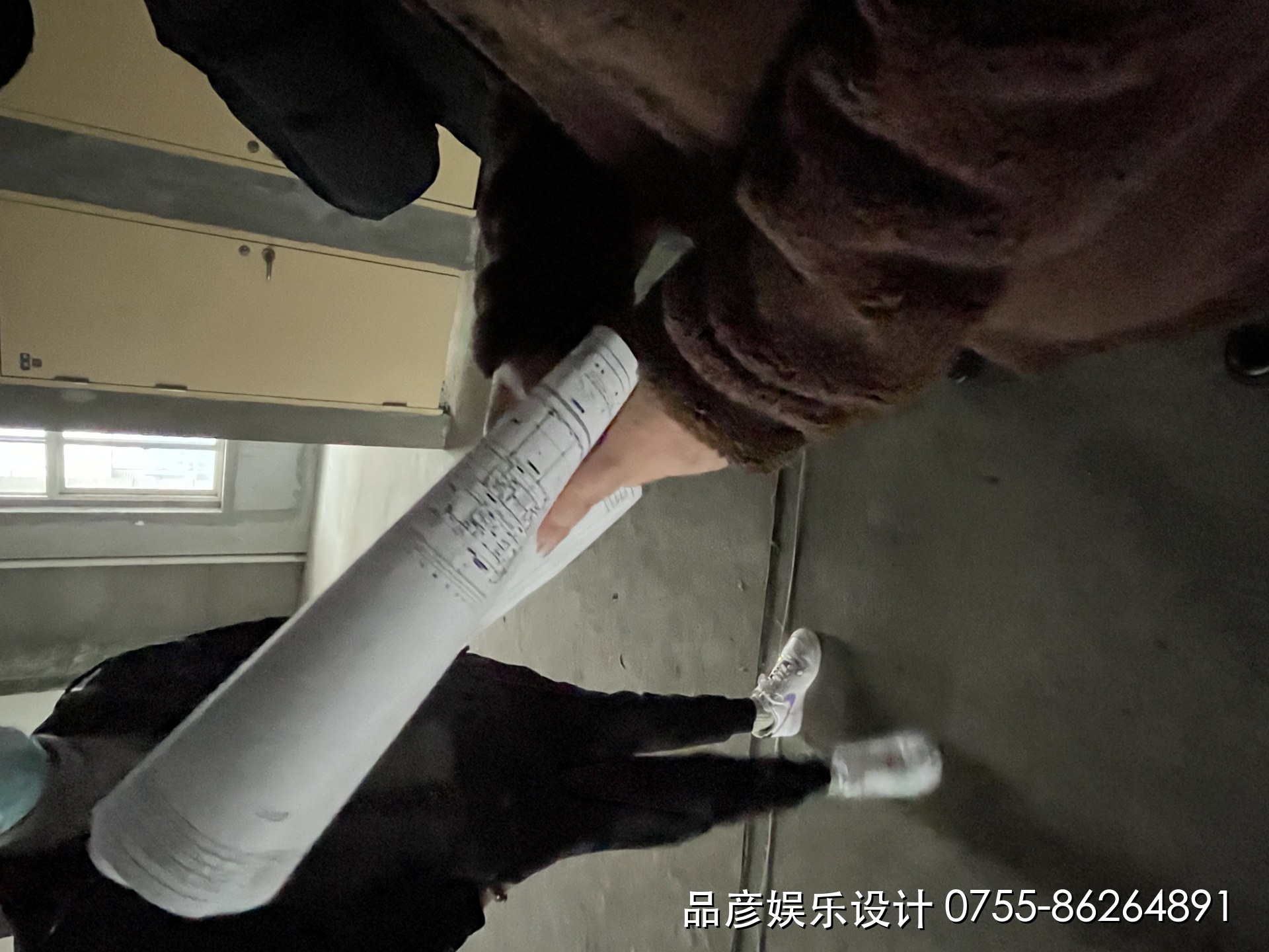 品彦设计现场踏勘 · 与施工方持图交流